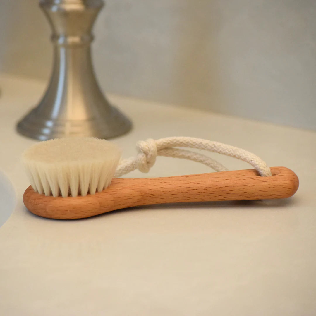 Face Brush with Handle